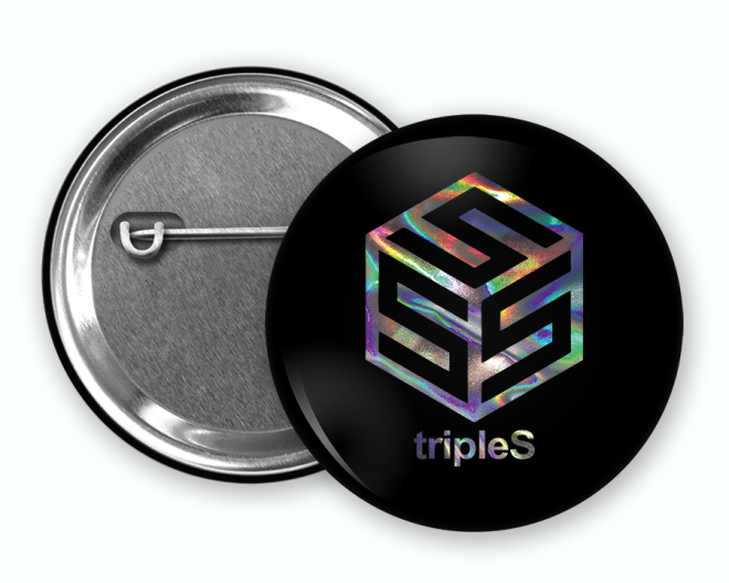 przypinka_triples_logo_holo.png